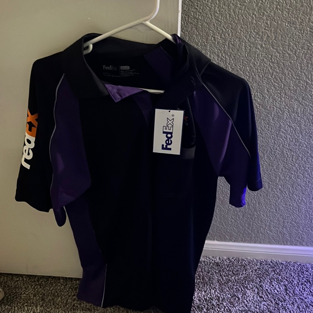 Medium FedEx Ground collared tshirt